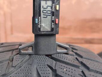 Zimní Nokian 215/60/16 - 5