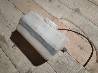 Škoda 120 nádobka ostřikovačů - 5