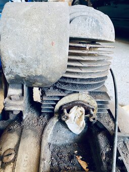 Čezeta 501 skútr ČZ kryt motor válec hlava prase - 5
