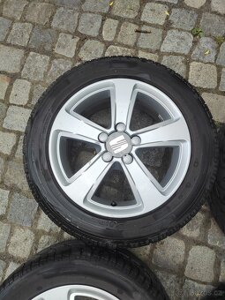 Prodám orig alu 15 Seat Ibiza 5x100 ET 43 letní pneu - 5