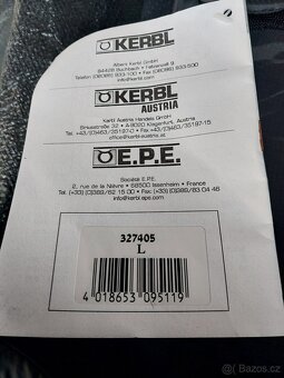 Kalhoty, vesta, navleky a bičík na koně - 5