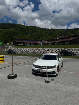 VW Passat 2018 2.0 TDi 110kw HIGHLINE R line packet - 5