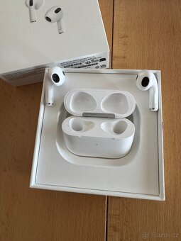 AirPods 3 s lightning pouzdrem - 5