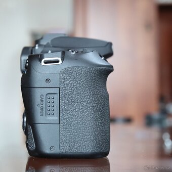 Canon EOS 90D - 5