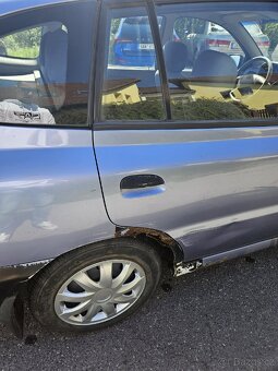 Kia Rio - 5
