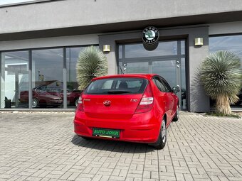 Hyundai i30 1,4 16V 80kW CVVT KLIMA 2 SADY KOL - 5