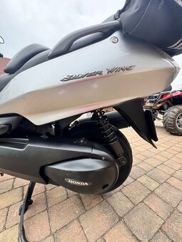 Honda Silver Wing FJS 400 - 5