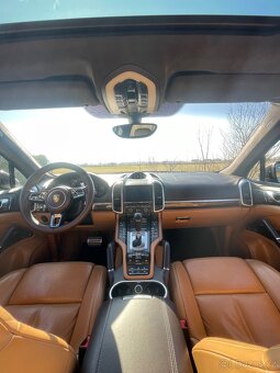 Porsche Cayenne Turbo - 5