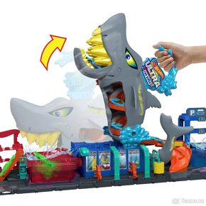 Hot Wheels City Color Reveal automyčka se žralokem a angličá - 5