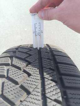 Zimní pneu 215/45/20 - 5