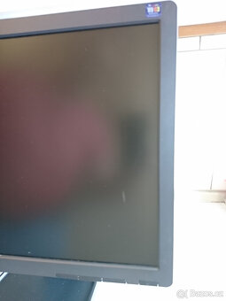HP monitor 22" L2245w, polohovatelný. - 5