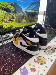 Air Jordan 1 - 5