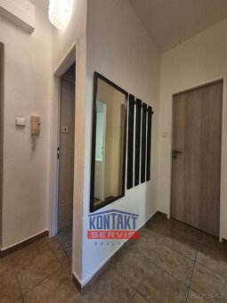 Pronájem bytu  2+kk o velikosti  55 m² přímo na náměstí - Če - 5