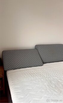 Čalouněná manželská postel - 5