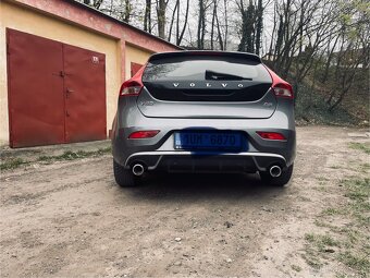 Volvo v40 R Design - 5