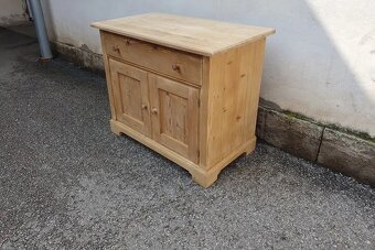 STAROŽITNÝ SPODEK SKŘÍNKA PO RENOVACI - 5