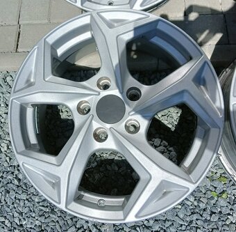 Litá kola 5x114,3 R16: Racing LINE (Dacia DUSTER, ...) - 5