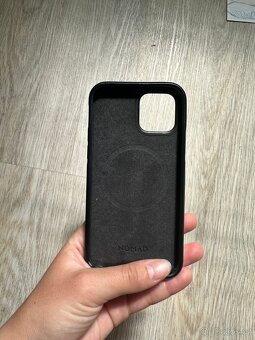 Prodám kryt na iPhone 12 - 5