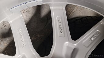 VOLVO XC60: II generace,alu 18', zimní Dunlop 8-9 - 5