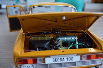 Škoda 100 model Deagostini 1:8 - 5