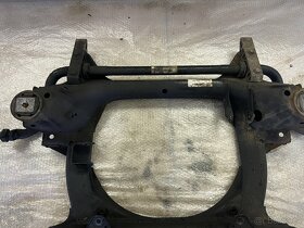 PŘEDNÍ NÁPRAVNICE AUDI Q7 4L 7L0400025 - 5