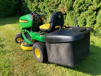 Zahradní traktor John Deere X 300 R - 5