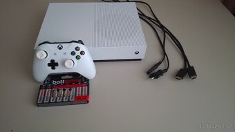 Xbox One S - 5