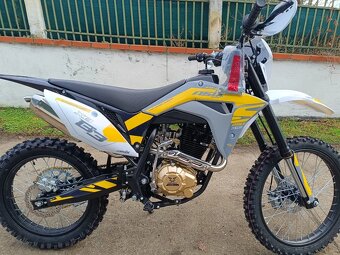 Enduro Asix xb 83 - 5