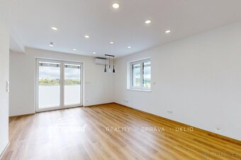 PRONÁJEM: EXKLUZIVNÍ LUXUSNÍ BYT 4+KK (90 M²) S OBROVSKOU TE - 5