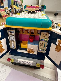 Lego Friends 41722 Auto s přívěsem pro koně - 5