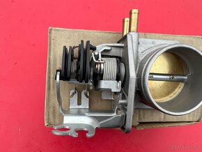BMW E36 M52 škrtící klapka tempomat NOVÁ 1433385 - 5