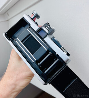 Olympus OM-1 a Zuiko 50mm F1.4 - velmi dobrý stav - 5