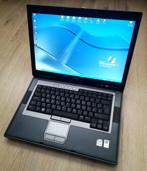 Predám Retro notebook Dell Latitude D830 - 5