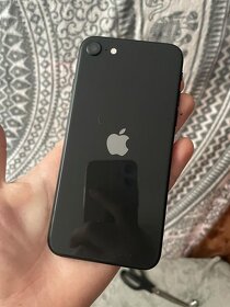 iPhone SE 2020 64 Gb černý - 5