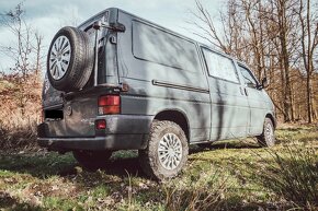 Obytný Volkswagen Transporter Syncro 2,5TDi s uzávěrkou dif. - 5