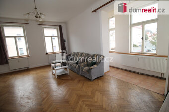 Dobře dispozičně řešený byt 3+kk ve druhém patře cihlového d - 5