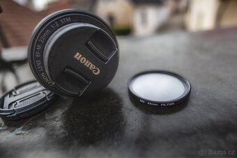 Canon EF-M 22mm F2 - 5