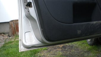 Ford Mondeo Mk3,1,8 92kw benzín,rok 2005 - 5