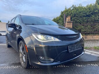 Chrysler Pacifica 3,6 S Limited ČR Sunroof Navi 2018 DPH - 5