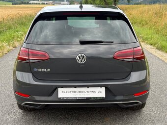 Volkswagen e-Golf, 36kWh,SoH 93%,CCS,NAVI, s DPH 349 000,- - 5