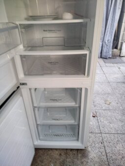 Prodám lednici s mrazákem značky LG - 5