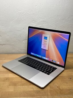 MacBook Pro 15” 2019/16GB RAM/Intel i7/256GB SSD/ Záruka - 5