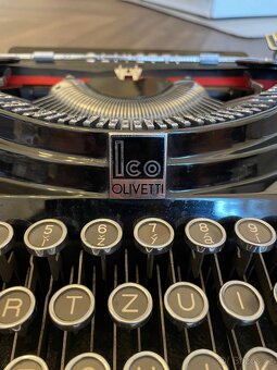 Psací stroj ze 30.let Italské značky OLIVETTI. - 5