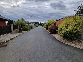 STAVEBNÍ POZEMEK BYDLENÍ SE ST. POVOLENÍM - 5