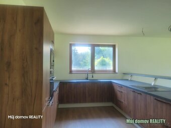 Pronájem moderní novostavby rodinného domu 6+kk, 296 m + poz - 5