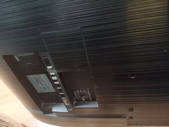 Samsung UE50NU7442U – na náhradní díly nebo opravu - 5