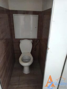 Nabízíme pronájem bytové jednotky 2+1, v ulici Holešická, Ch - 5
