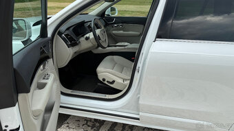 Volvo XC90 T6, 2.0l benzín, 235kw, bílá, 7 míst, 2017 - 5