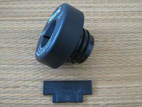 Nové víčko palivové nádrže STANT Nascar pro Mazda / Ford - 5