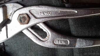 BMW X3 E83 2.0d Xdrive rok 2008 originální nářadí tažné oko - 5